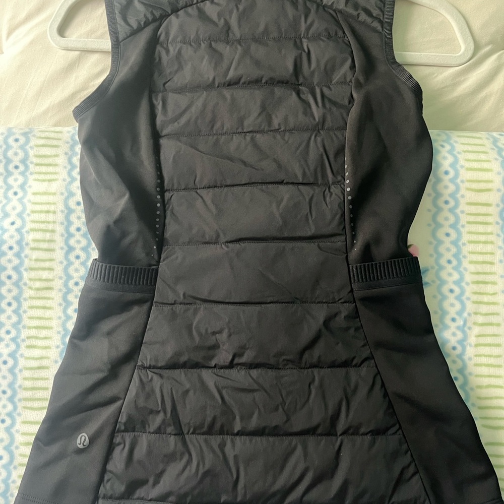 Lululemon Down For it all Vest - Black (0) waterproof - Picture 2 of 7